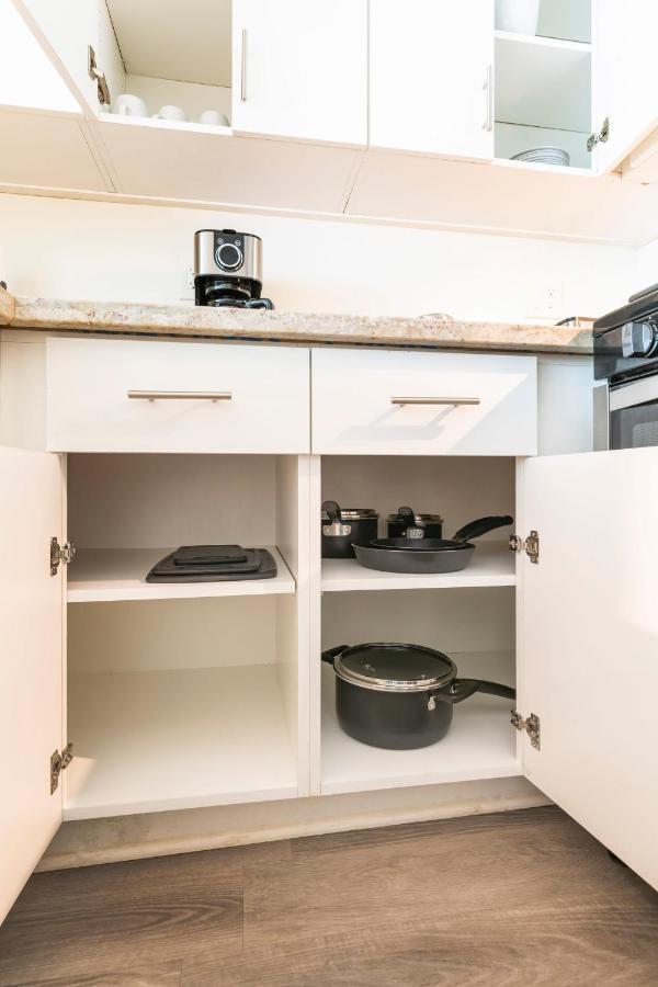 Apartment New Luxury Weho Boys Town Med *
