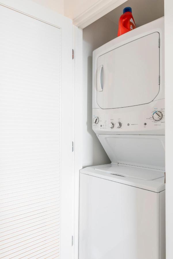 Brand New Luxury Weho Avl *