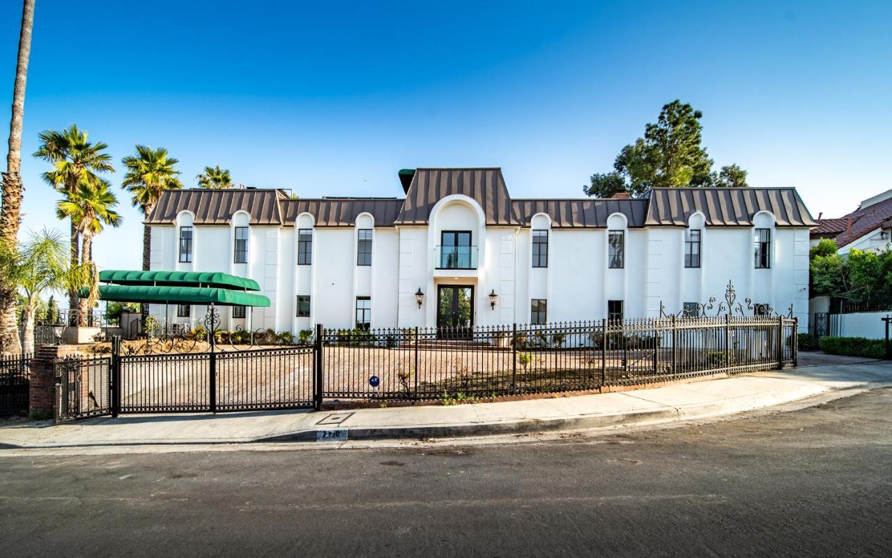 Le Chateau Villa *