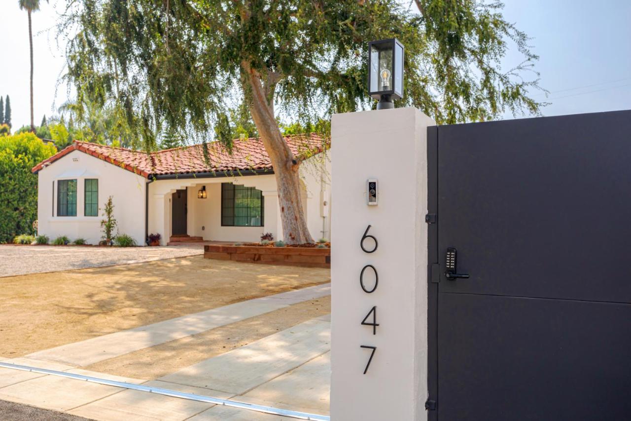 Designer 2 Bed Near Universal Sleeps 8 Hot Tub * Los Angeles