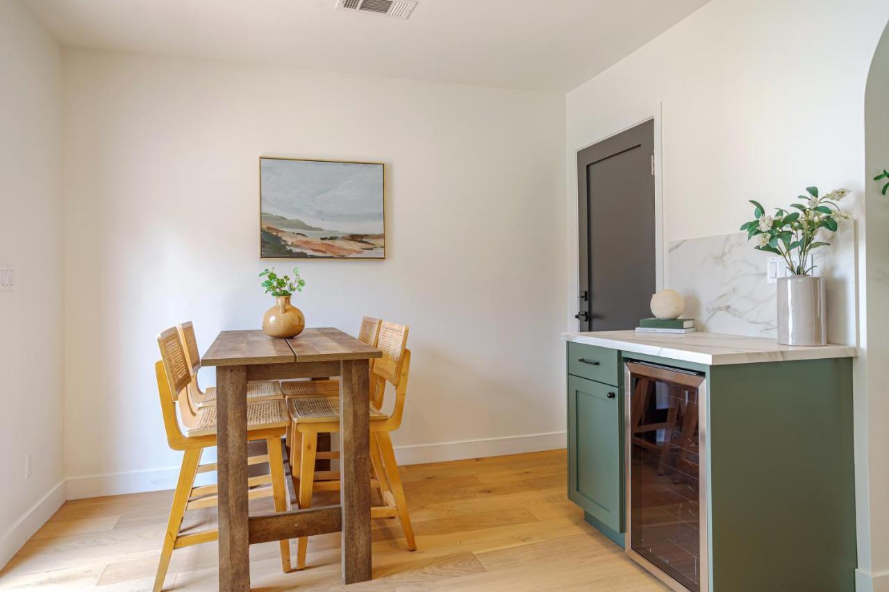 Holiday home Designer 2 Bed Near Universal Sleeps 8 Hot Tub