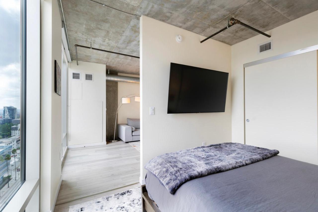 New 2br Upscale Hollywood