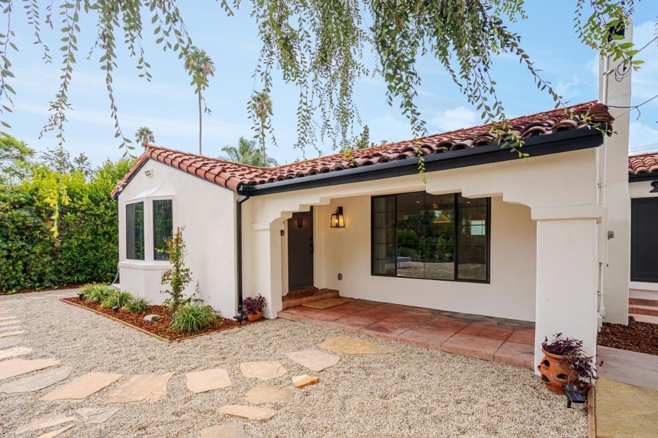 Designer 2 Bed Near Universal Sleeps 8 Hot Tub * Los Angeles