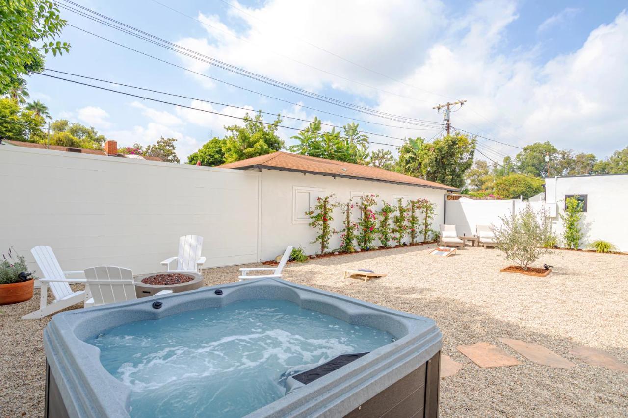 Holiday home Designer 2 Bed Near Universal Sleeps 8 Hot Tub Los Angeles