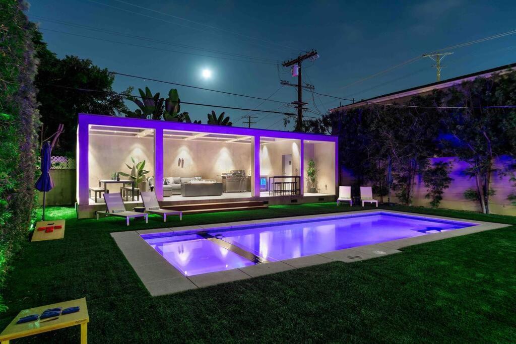 Hollywood Hills 5 Bedroom Villa, Pool, Rooftop, Parking