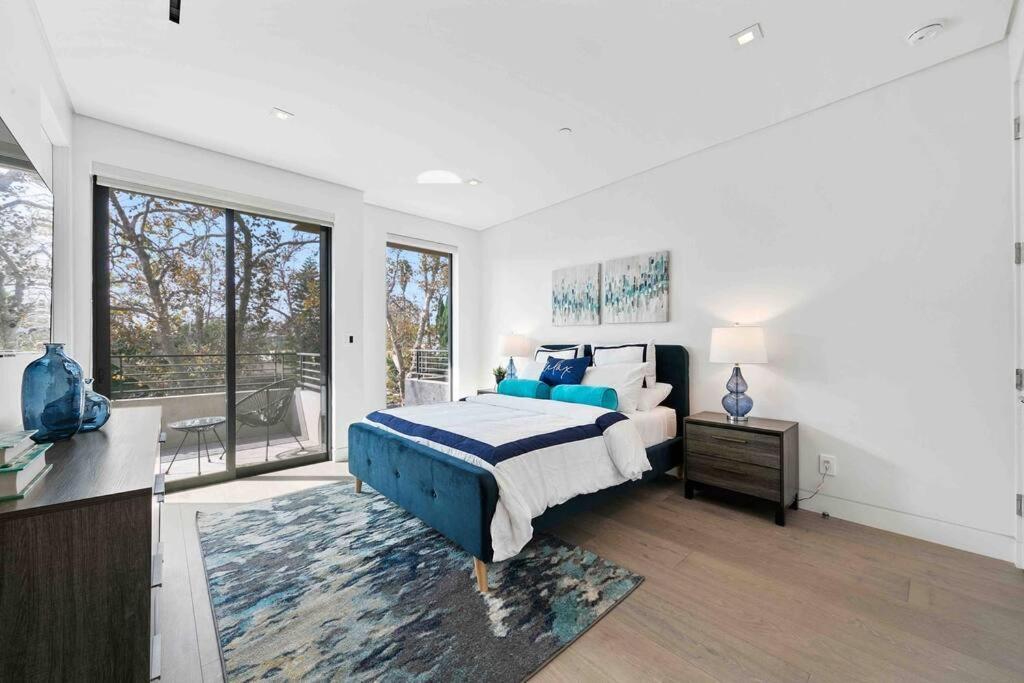 Villa Hollywood Hills 5 Bedroom Villa, Pool, Rooftop, Parking Los Angeles
