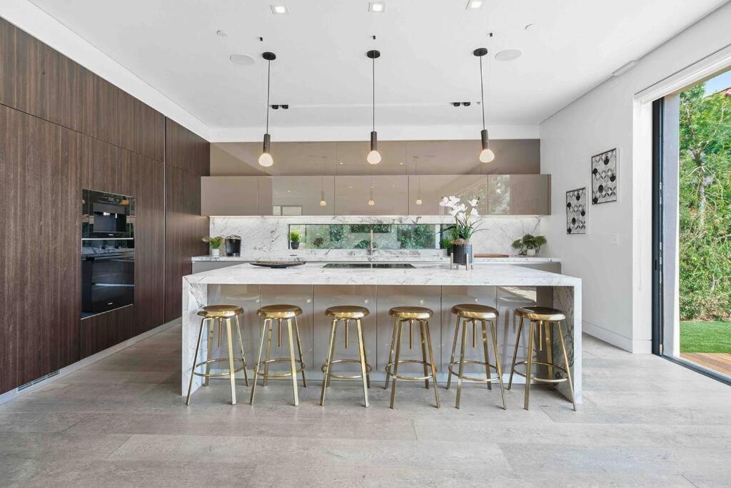 Hollywood Hills 5 Bedroom Villa, Pool, Rooftop, Parking Los Angeles