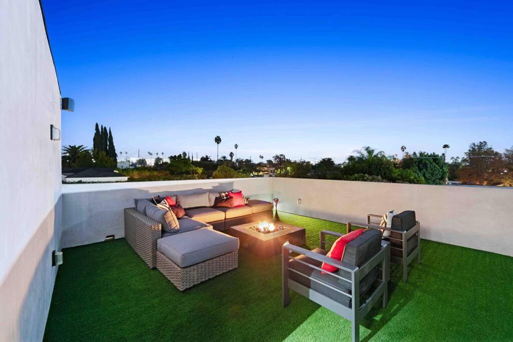 Hollywood Hills 5 Bedroom Villa, Pool, Rooftop, Parking