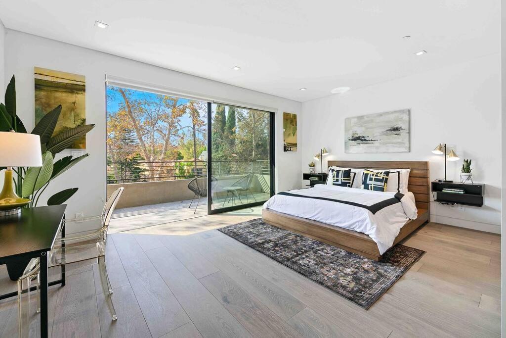 Villa Hollywood Hills 5 Bedroom Villa, Pool, Rooftop, Parking Los Angeles