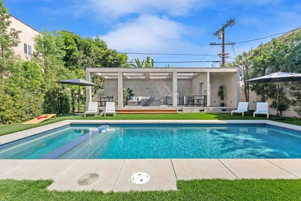 Hollywood Hills 5 Bedroom Villa, Pool, Rooftop, Parking * Los Angeles