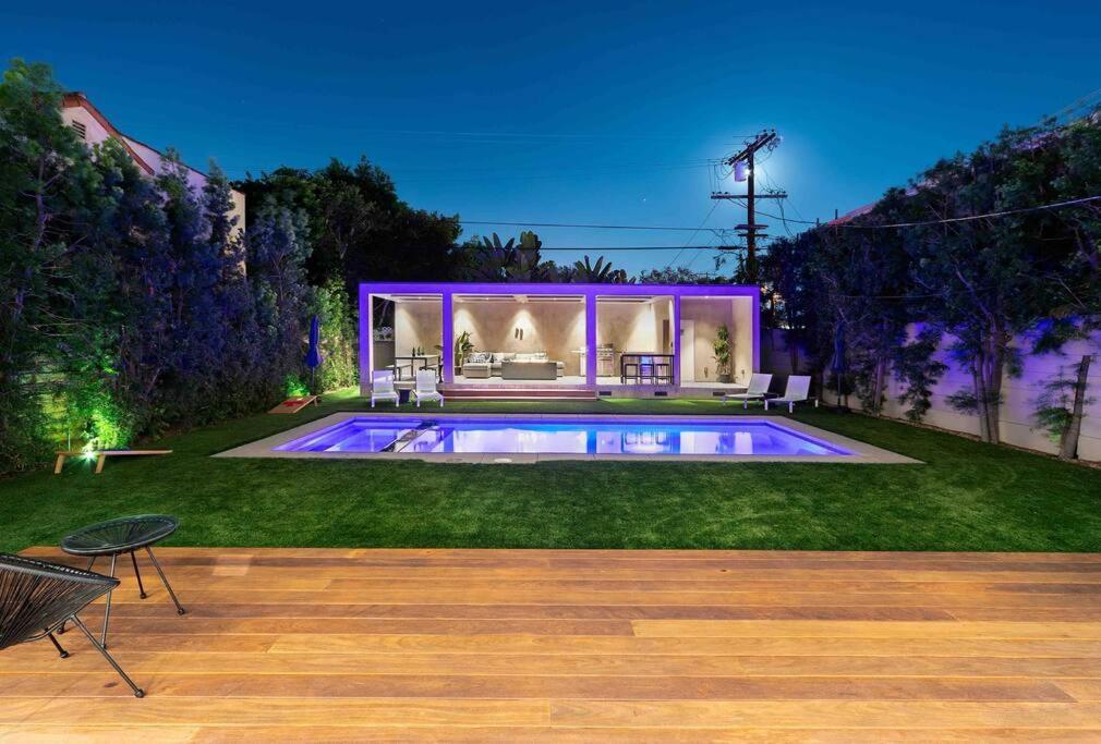 Hollywood Hills 5 Bedroom Villa, Pool, Rooftop, Parking Villa