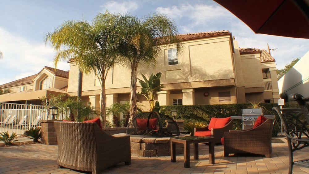 Sonesta Es Chatsworth Hotel