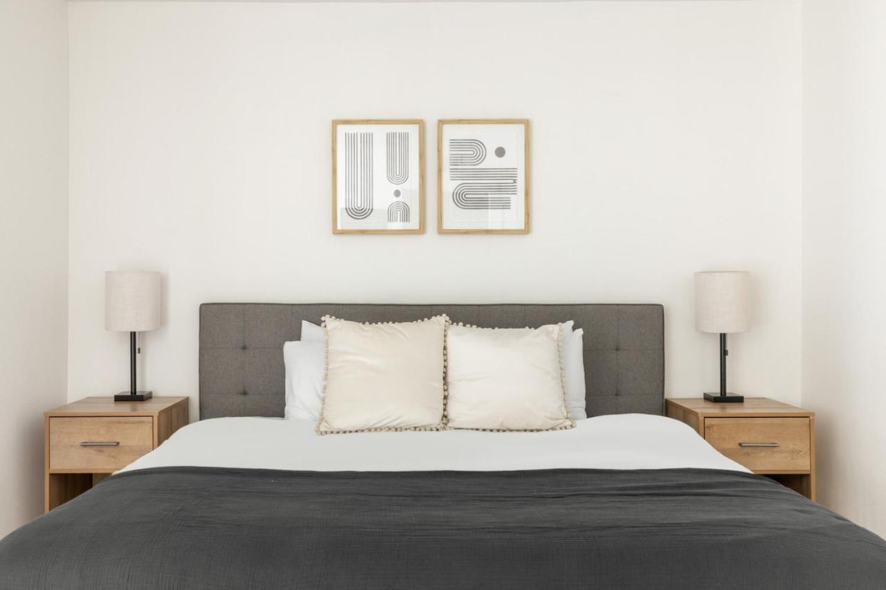 Hollywood 2br W Gym Pool Lounge Nr The 101 Lax-730 *