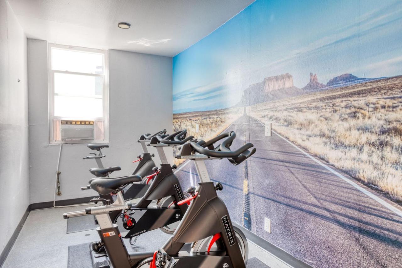 Apartment Hollywood 2br W Gym Pool Lounge Nr The 101 Lax-730
