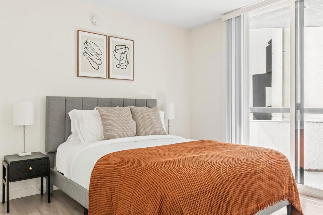 Apartment Hollywood 2br W Gym Pool Lounge Nr The 101 Lax-730 *