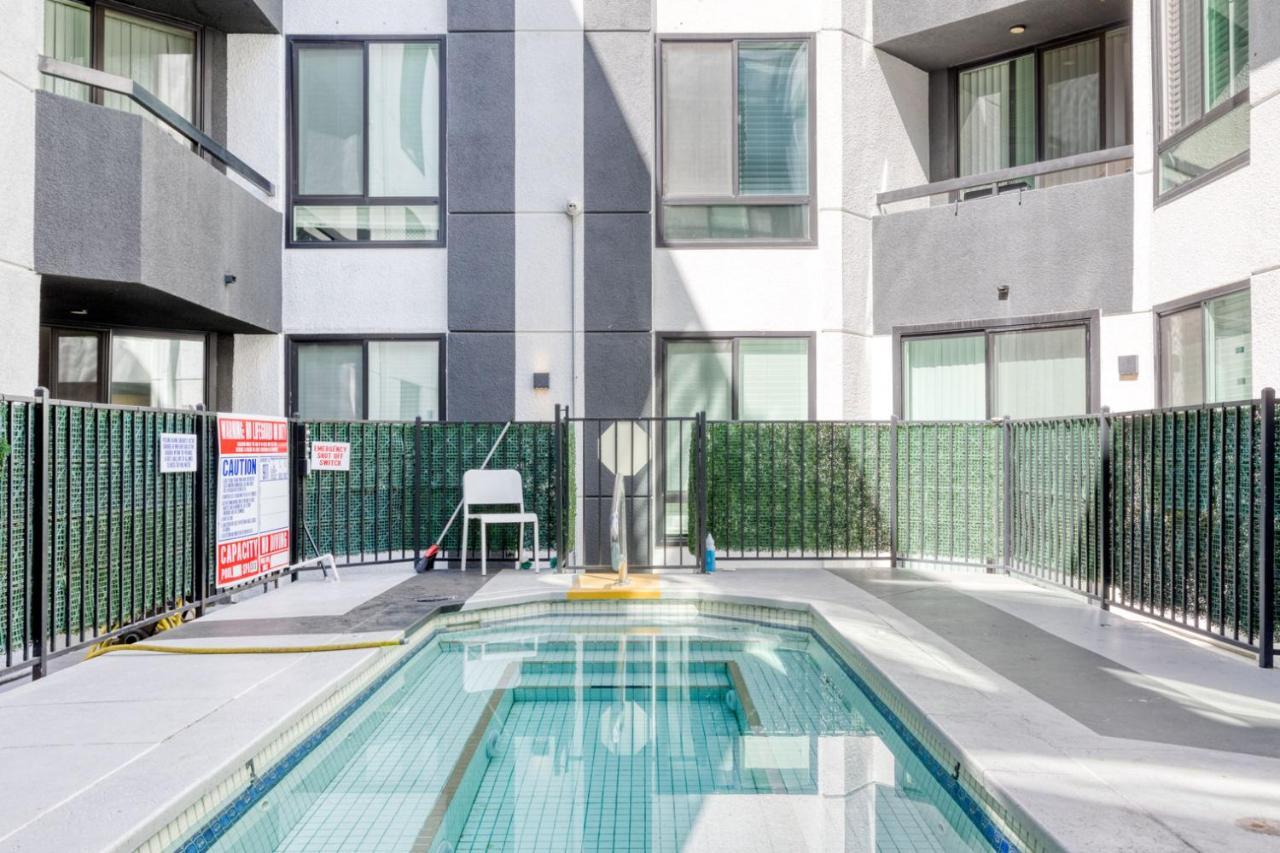 Apartment Hollywood 2br W Gym Pool Lounge Nr The 101 Lax-730 Los Angeles