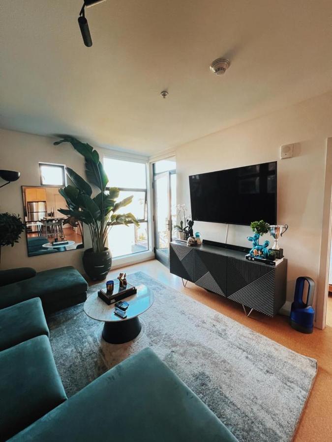 Center Of Hollywood Apartment *