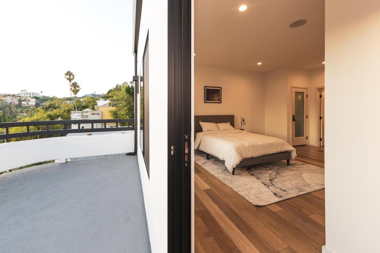 Brand New Luxurious Hollywood Estate 4 Bedroom , 7 Bathrooms 3 Parking Spaces With 360 Views Of La * Los Angeles