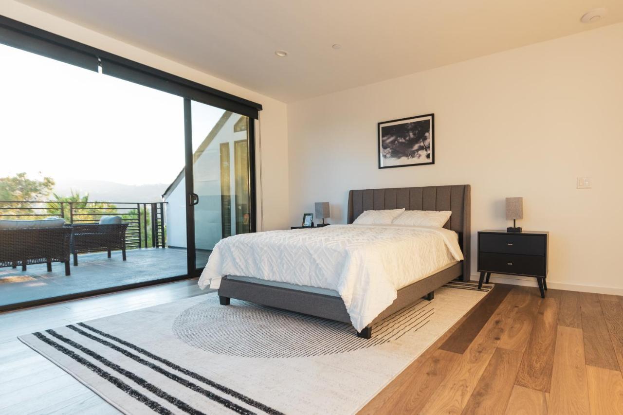 Brand New Luxurious Hollywood Estate 4 Bedroom , 7 Bathrooms 3 Parking Spaces With 360 Views Of La * Los Angeles