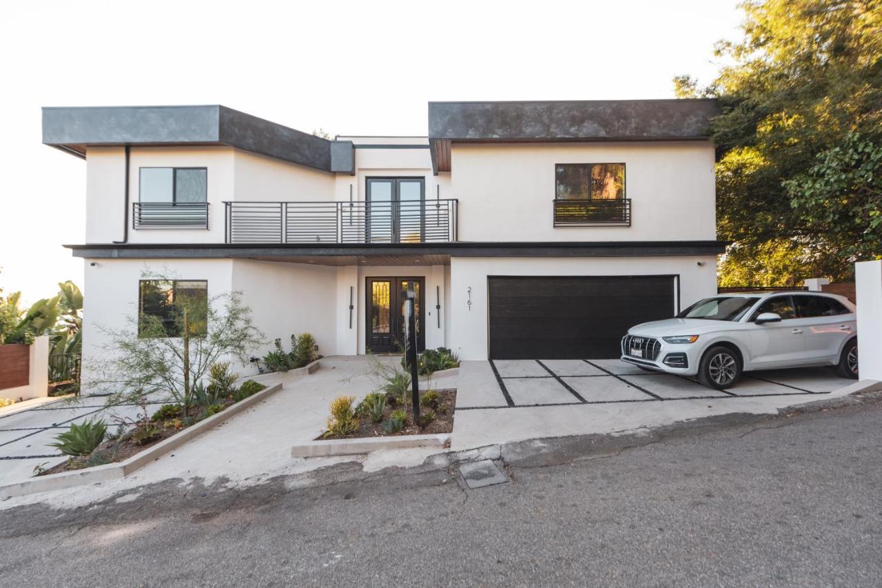Holiday home Brand New Luxurious Hollywood Estate 4 Bedroom , 7 Bathrooms 3 Parking Spaces With 360 Views Of La *