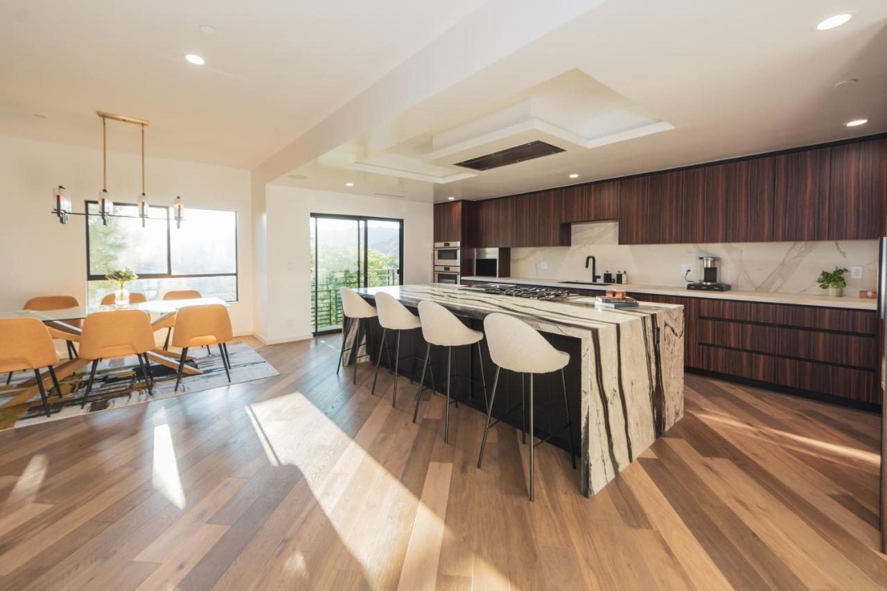 Brand New Luxurious Hollywood Estate 4 Bedroom , 7 Bathrooms 3 Parking Spaces With 360 Views Of La * Los Angeles