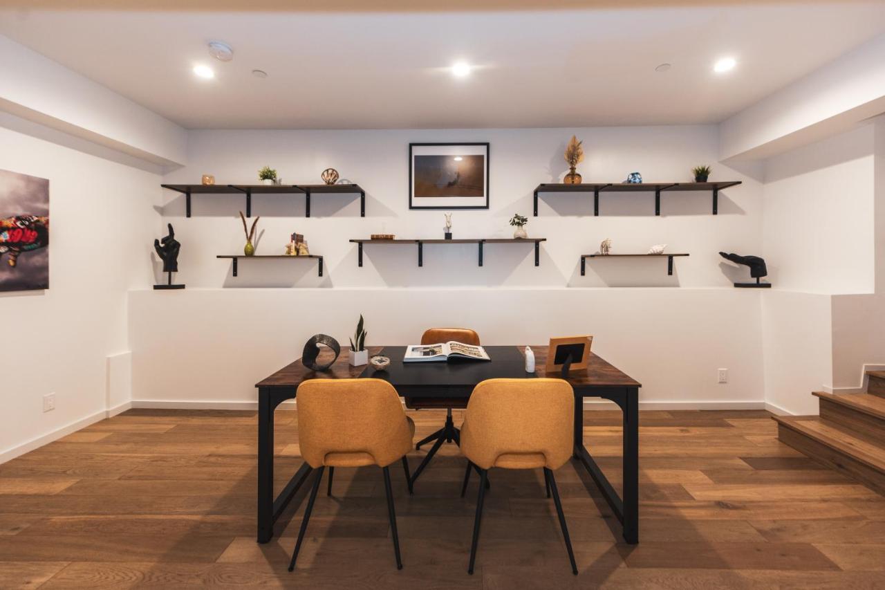 Brand New Luxurious Hollywood Estate 4 Bedroom , 7 Bathrooms 3 Parking Spaces With 360 Views Of La *