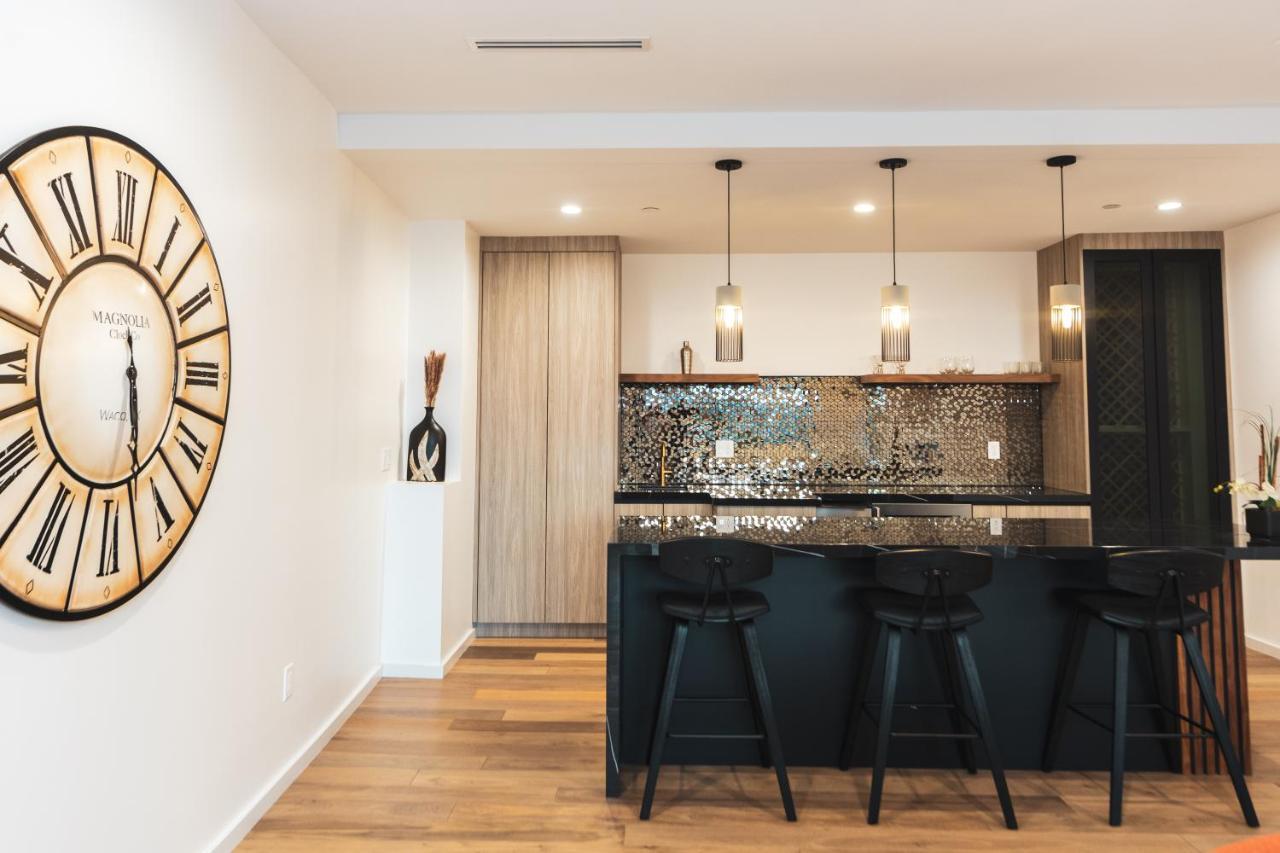 Holiday home Brand New Luxurious Hollywood Estate 4 Bedroom , 7 Bathrooms 3 Parking Spaces With 360 Views Of La Los Angeles