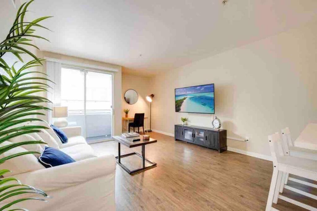The Nest A Spacious 1 Bedroom With A Pool View