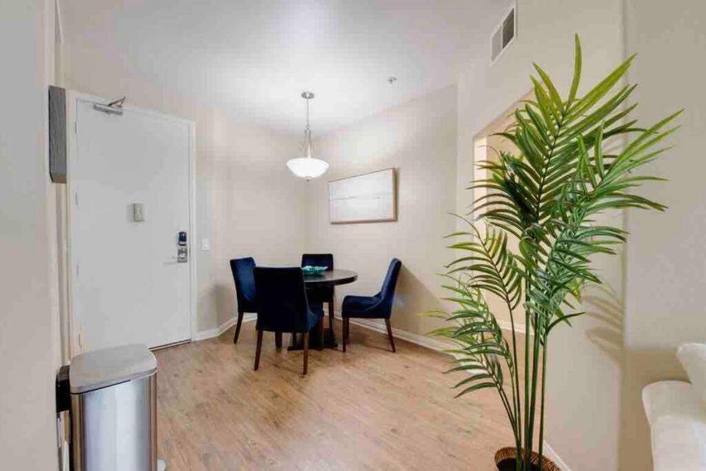 The Nest A Spacious 1 Bedroom With A Pool View Los Angeles