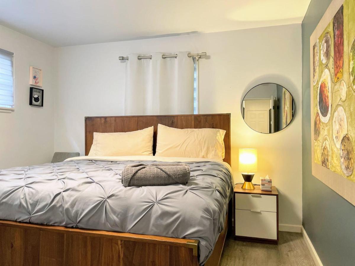 Secluded 2br 2ba Unit Near & Dtla Holiday home *