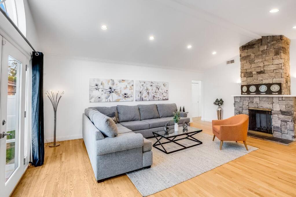Prime Location! House W/pool 7 Mins To Universal, 10 Mins To Hollywood Villa *