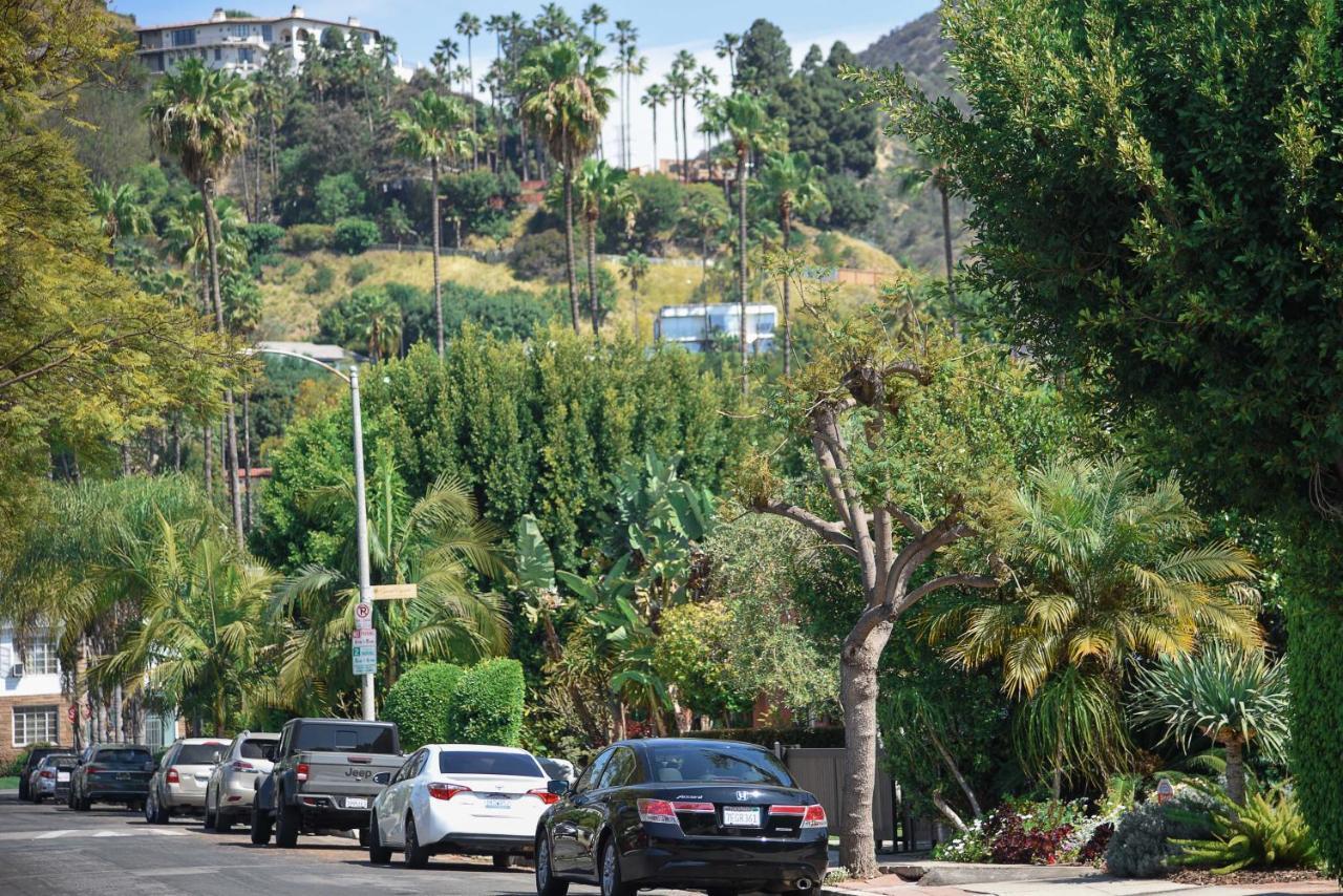 Hollywood *