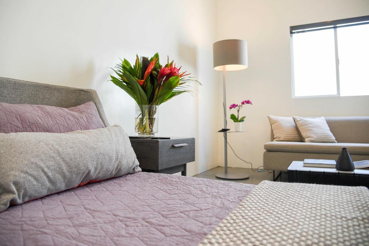 Guest house Hollywood *