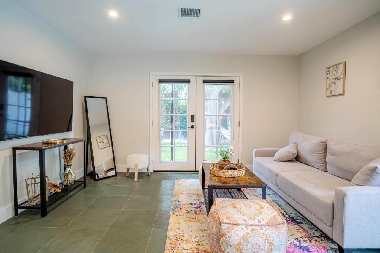 Serene 1 Bed With Patio Sleeps 6 Los Angeles