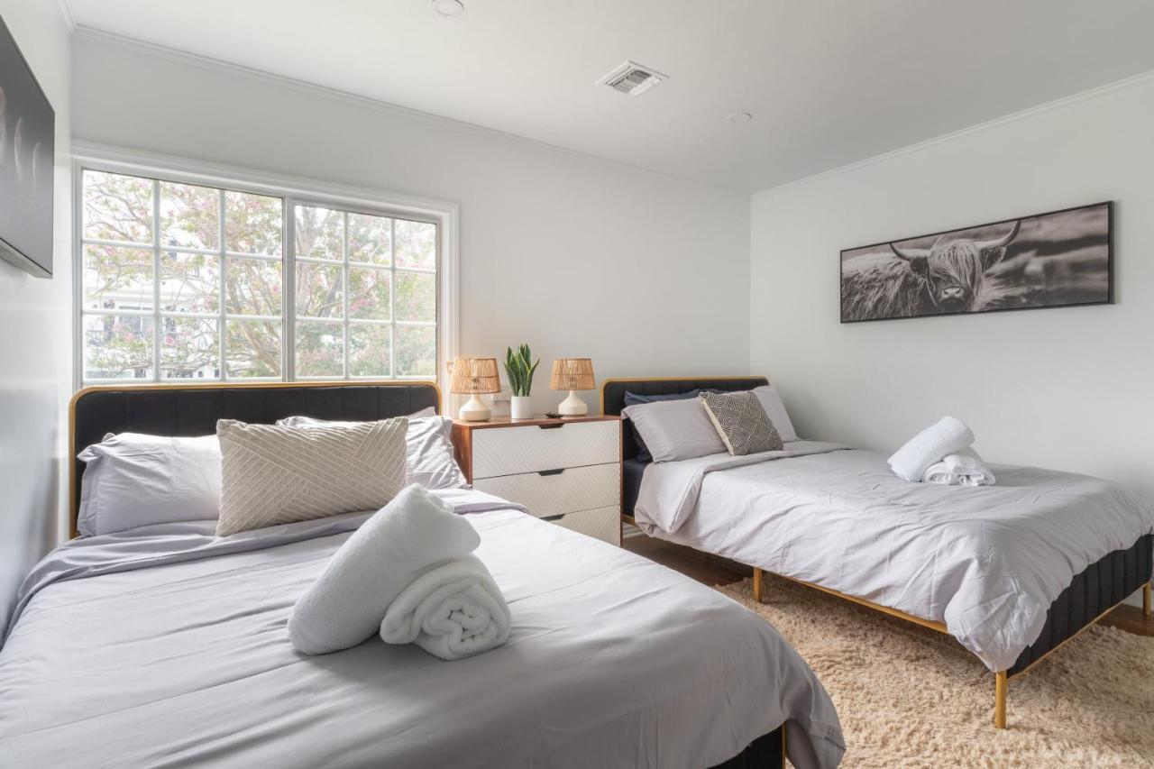Casa de férias Angel&Rose Universal Hollywood Heated Pool House King Bed Los Angeles