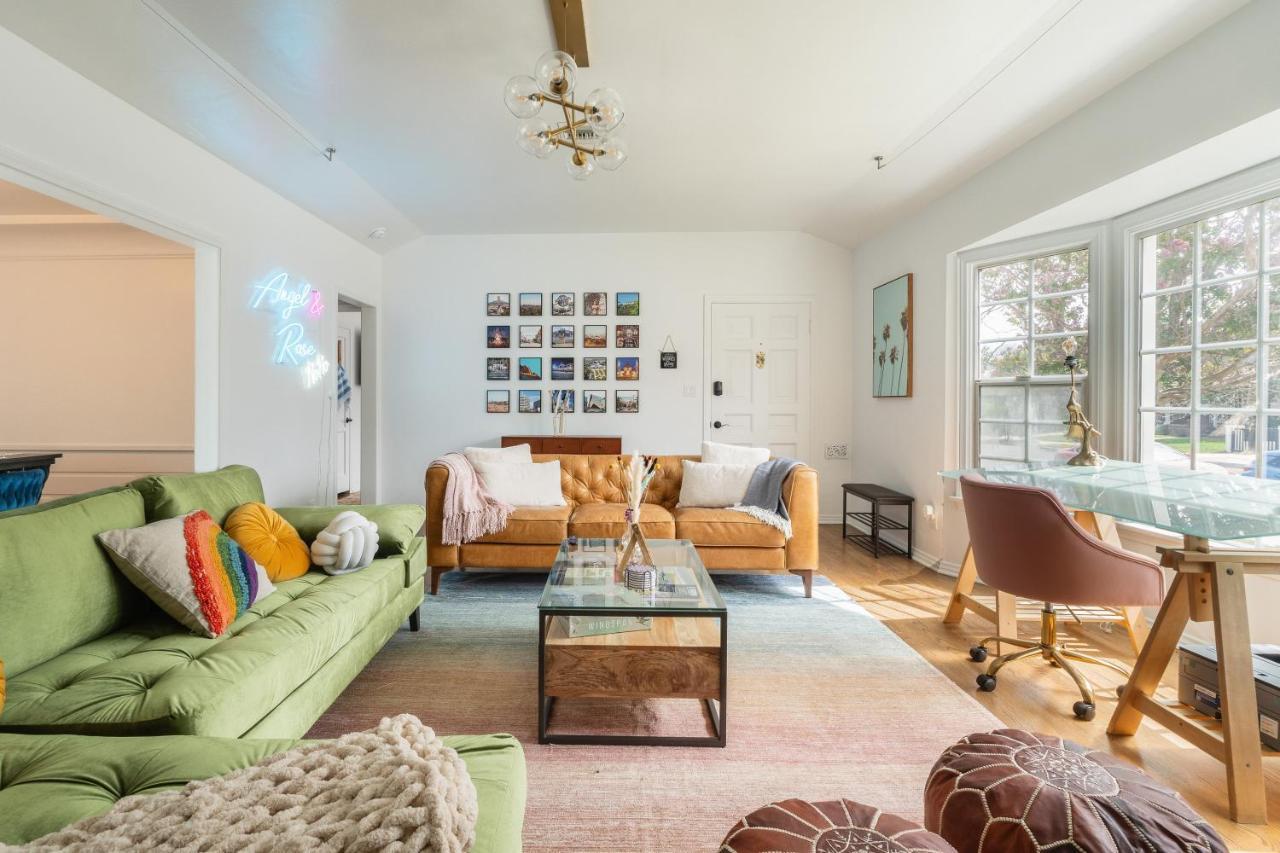 Casa de férias Angel&Rose Universal Hollywood Heated Pool House King Bed Los Angeles