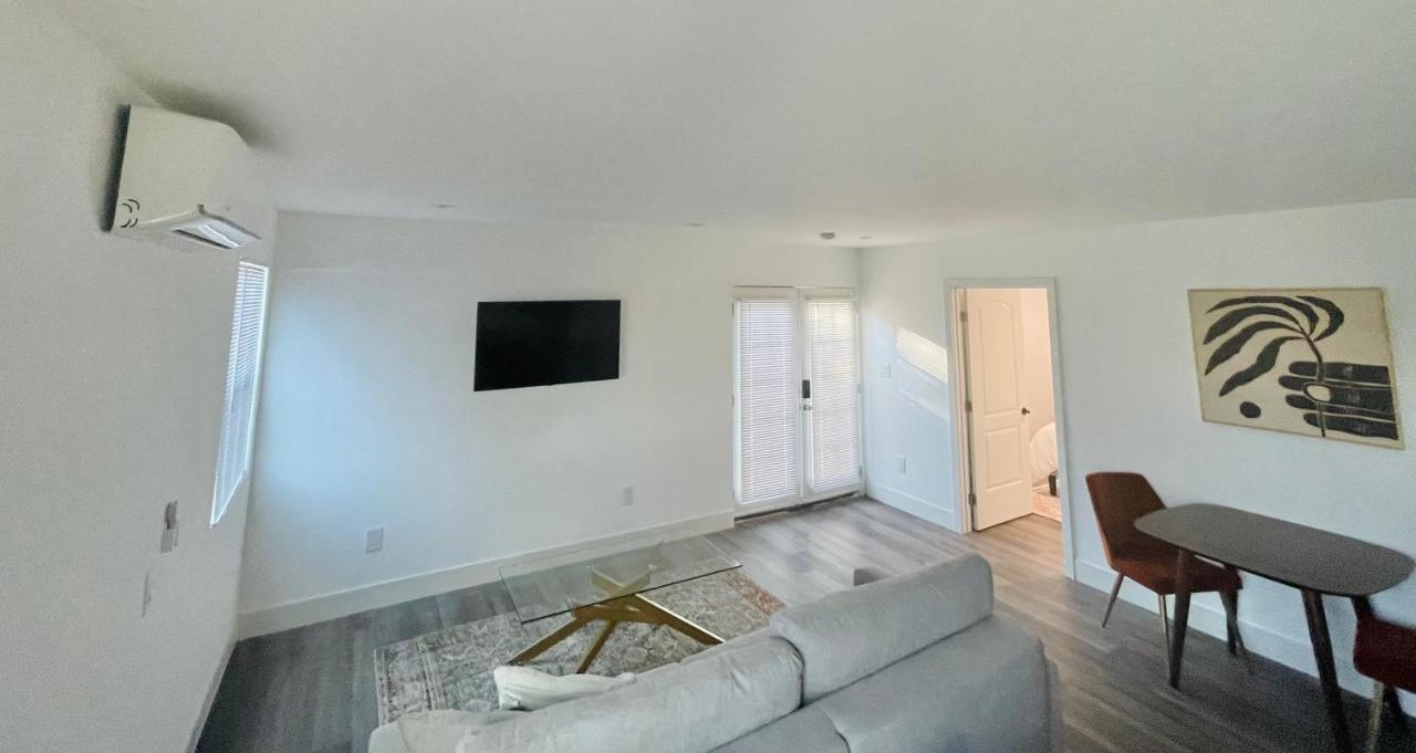 Apartment Modern Gem 2 Miles From Sofi