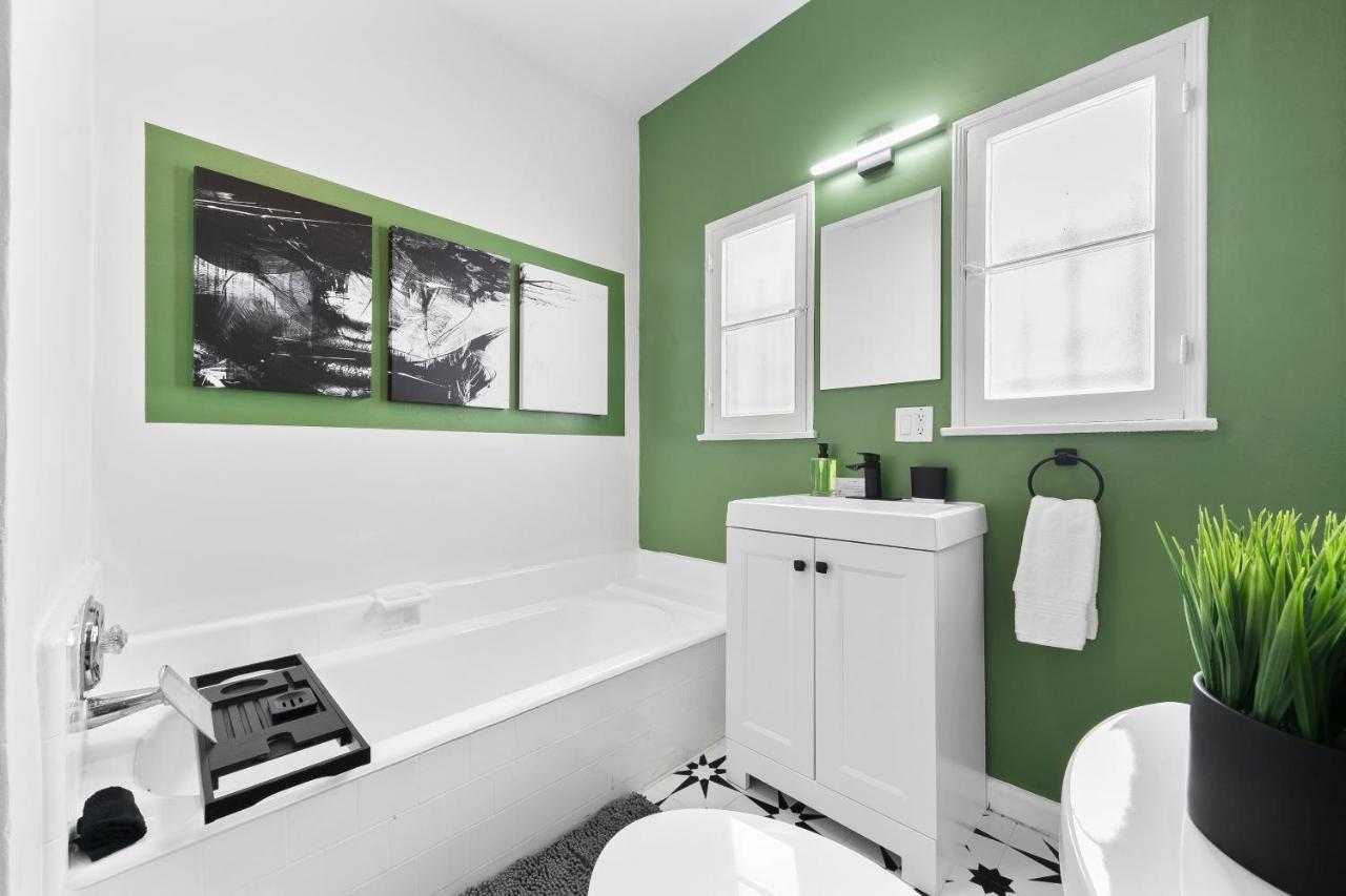 Beverly Hills Stylish & 1 Bedroom + Parking Los Angeles