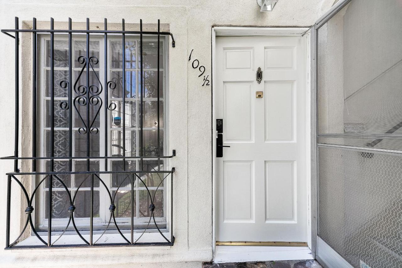 Beverly Hills Stylish & 1 Bedroom + Parking Los Angeles