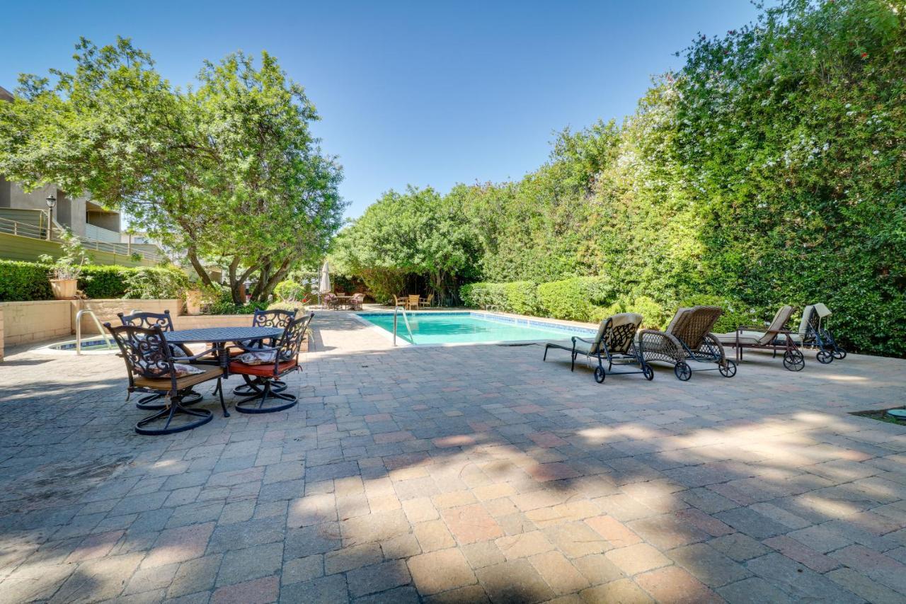 Granada Hills With Community Pool And Workspace *