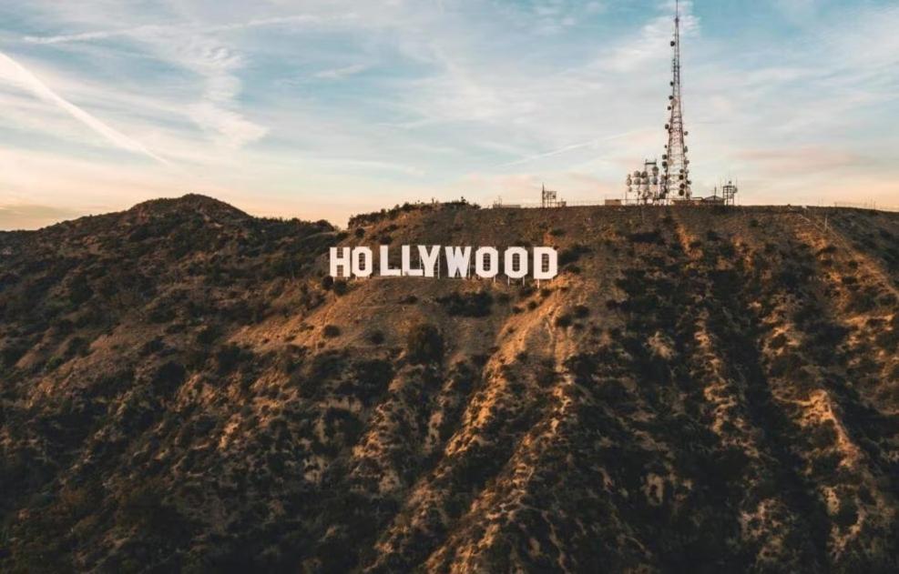 Level Hollywood