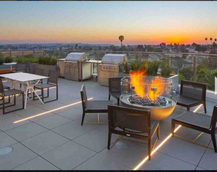 Apartment Relax On Wilshire With A View
