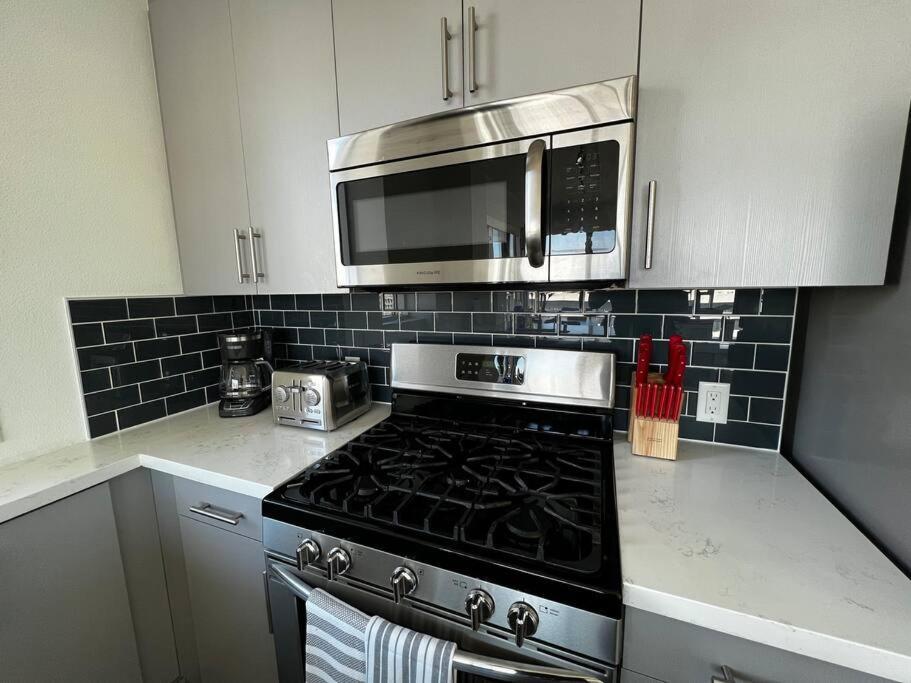 Downtown Penthouse W Luxury Gym-pool-near Universal Hollywood * Los Angeles