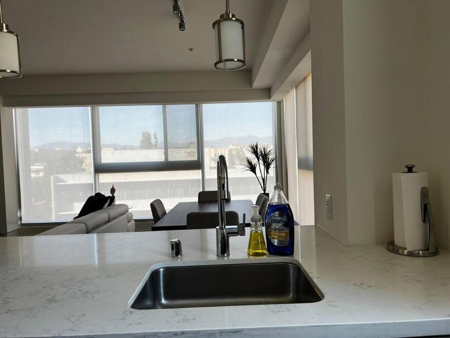 Apartment Downtown Penthouse W Luxury Gym-pool-near Universal Hollywood
