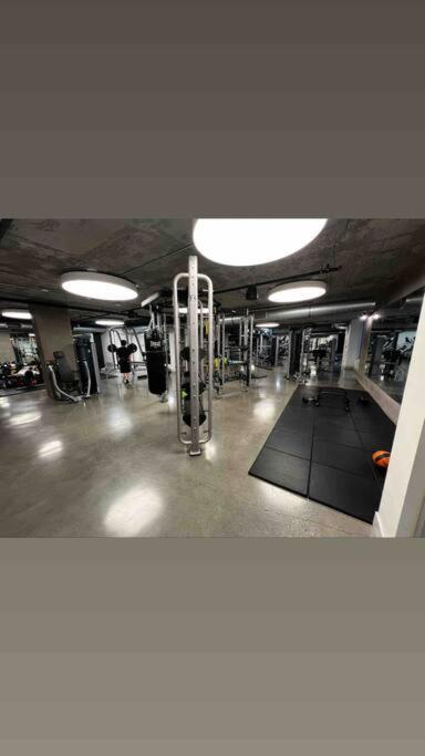 Downtown Penthouse W Luxury Gym-pool-near Universal Hollywood Apartment Los Angeles