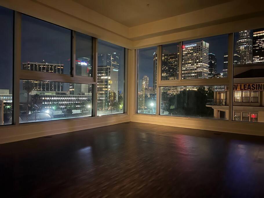 Downtown Penthouse W Luxury Gym-pool-near Universal Hollywood Apartment