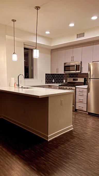 Downtown Penthouse W Luxury Gym-pool-near Universal Hollywood * Los Angeles