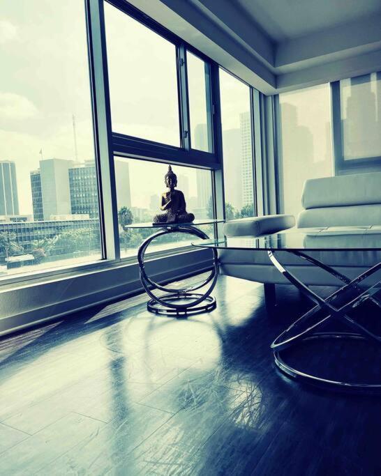 Apartment Downtown Penthouse W Luxury Gym-pool-near Universal Hollywood