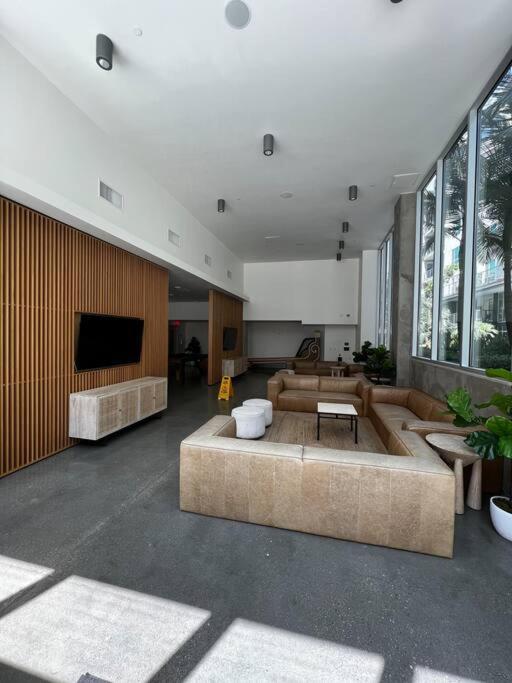 Apartment Downtown Penthouse W Luxury Gym-pool-near Universal Hollywood *