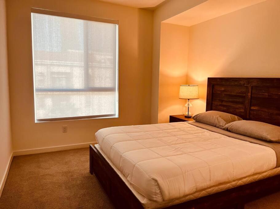 Downtown Penthouse W Luxury Gym-pool-near Universal Hollywood Los Angeles